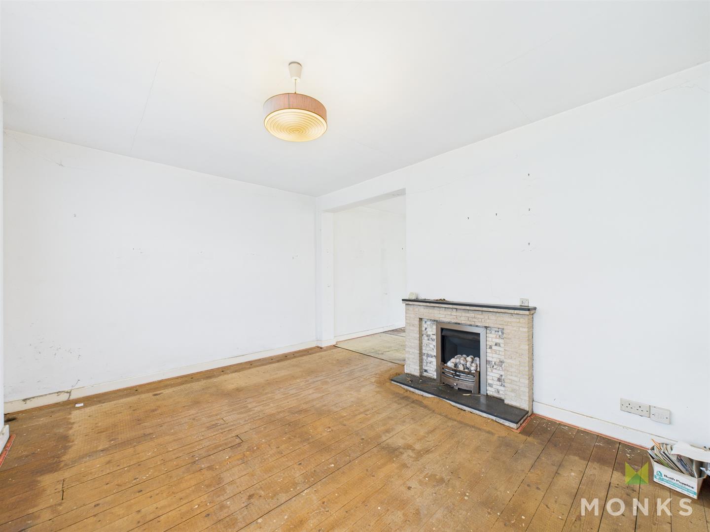 15 Portland Crescent, Shrewsbury, SY2 5NH SSTC